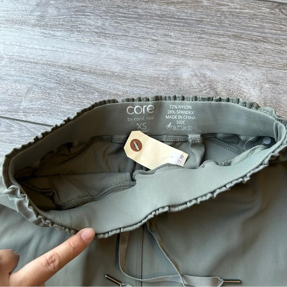 NWT Core by Carre Noir Stretch Cropped  Pants in Sage Green - Picture 7 of 10